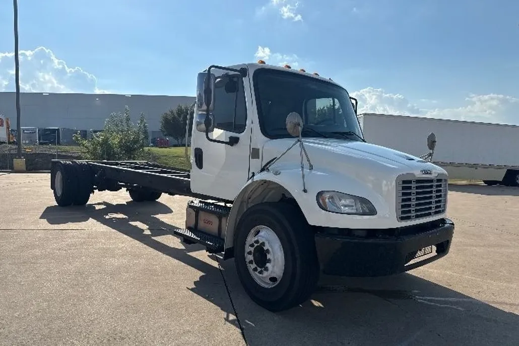 2020 Freightliner M2 106 Medium Duty photo 1