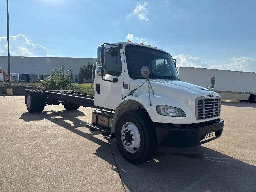 2020 Freightliner M2 106 Medium Duty photo 1