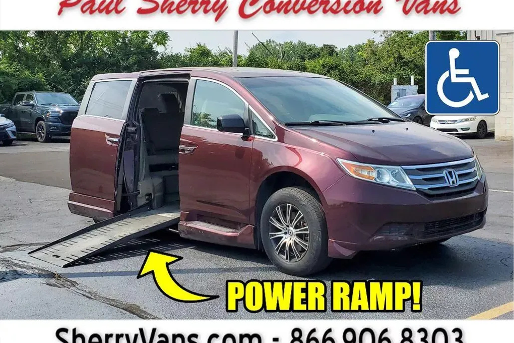 2011 Honda Odyssey photo 1