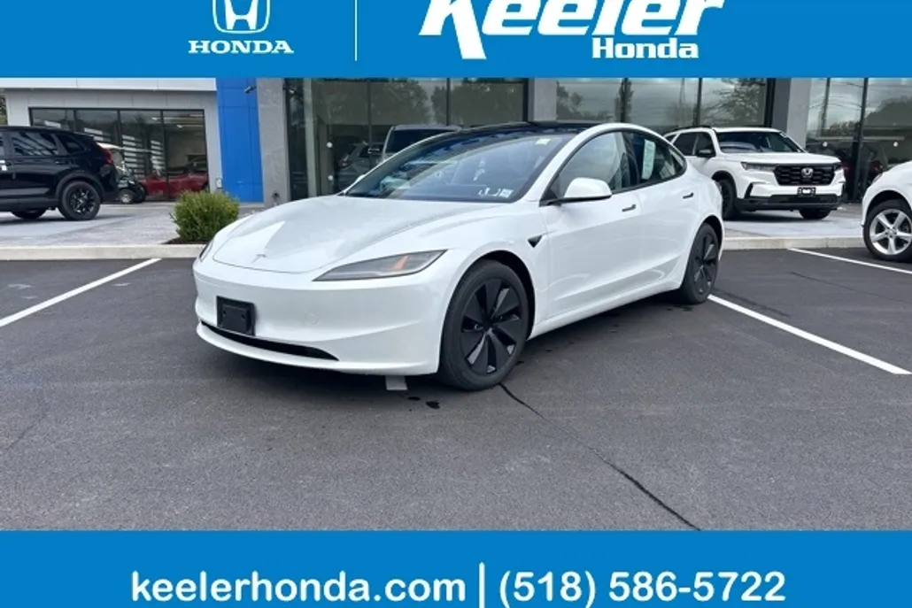 2025 Tesla Model 3 Long Range photo 1