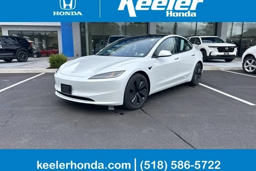 2025 Tesla Model 3 Long Range photo 1