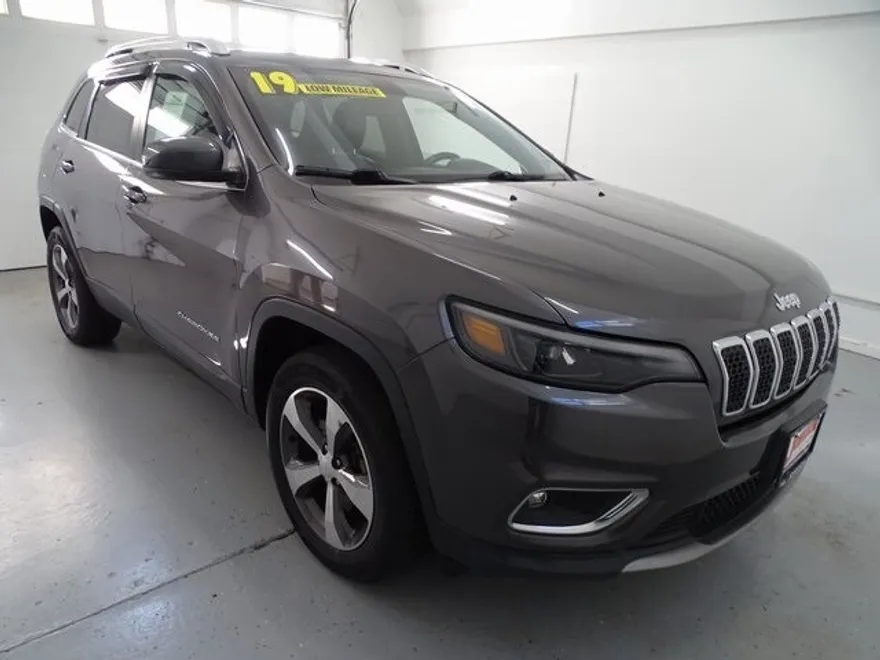 2019 Jeep Cherokee Limited photo 1