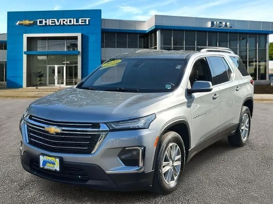 2023 Chevrolet Traverse Leather photo 1