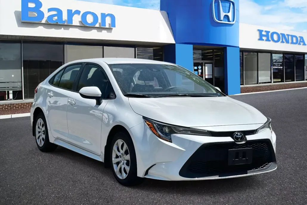 2022 Toyota Corolla LE photo 1