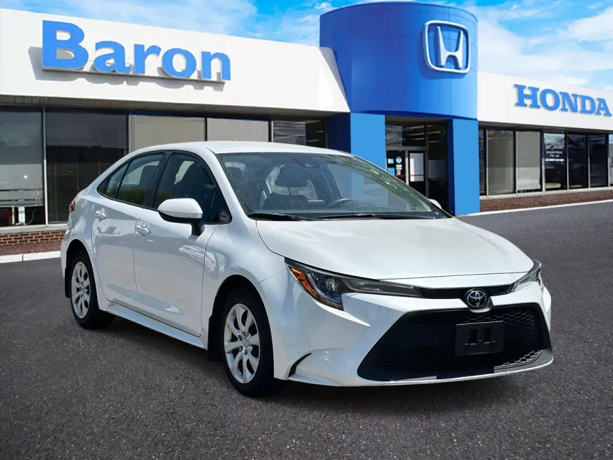2022 Toyota Corolla LE photo 1