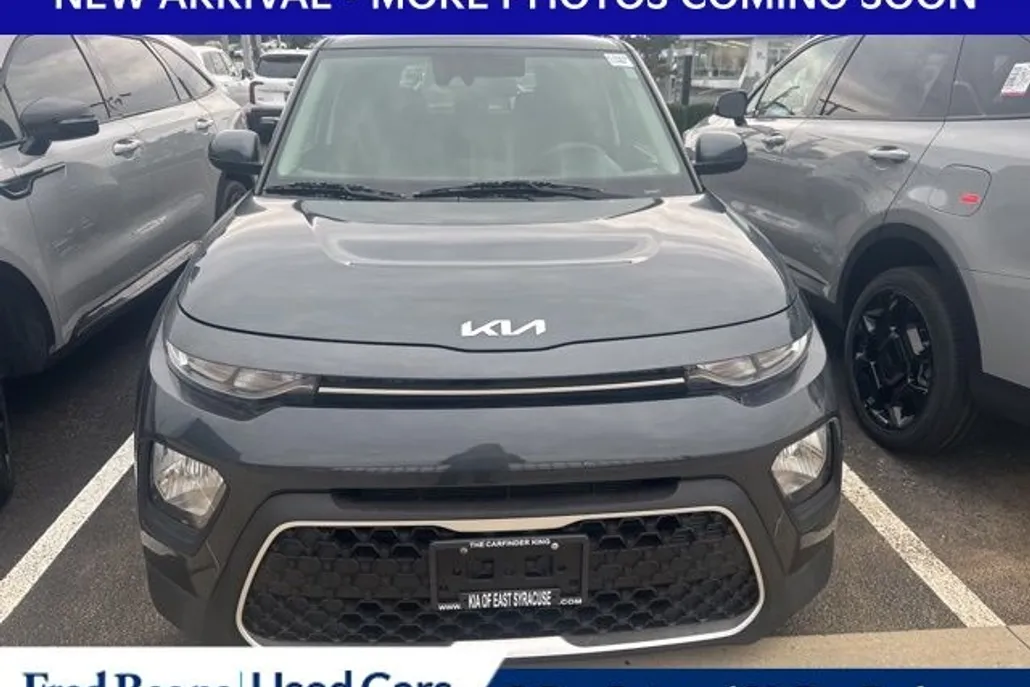 2022 Kia Soul LX photo 1