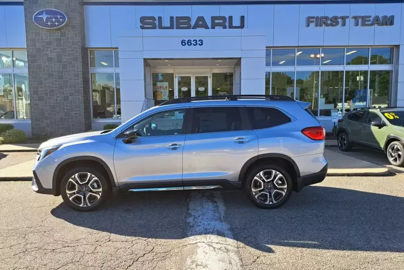 2025 Subaru Ascent Touring photo 1