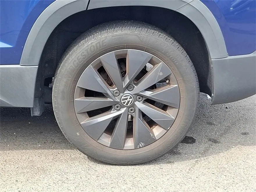 2022 Volkswagen Taos S photo 1