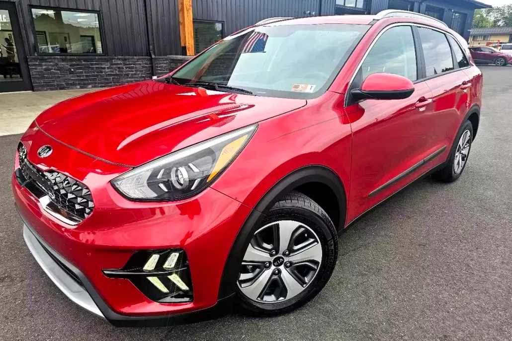 2021 Kia Niro LX photo 1