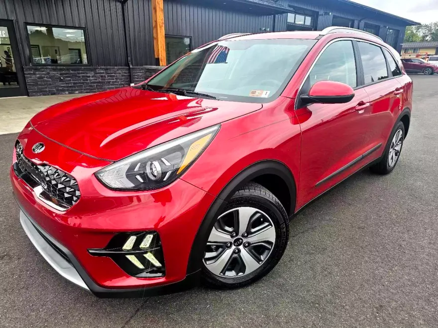 2021 Kia Niro LX photo 1