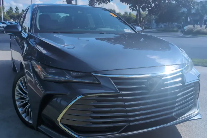 2019 Toyota Avalon Limited photo 1