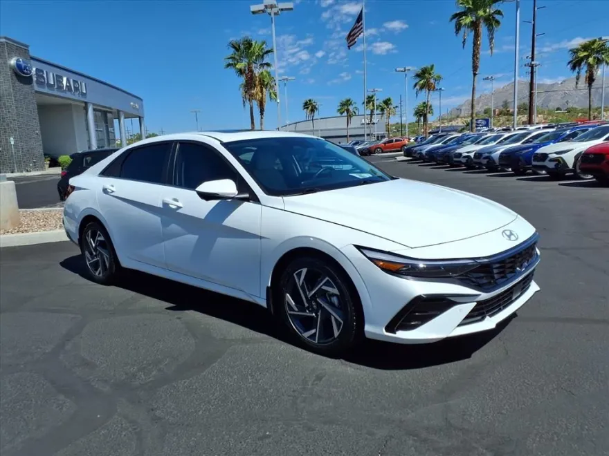2024 Hyundai Elantra Limited photo 1