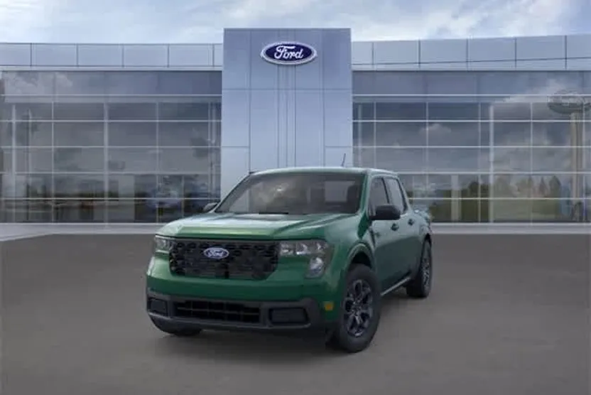2025 Ford Maverick XLT photo 1