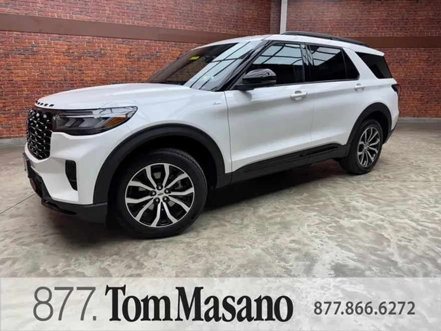 2025 Ford Explorer ST-Line photo 1