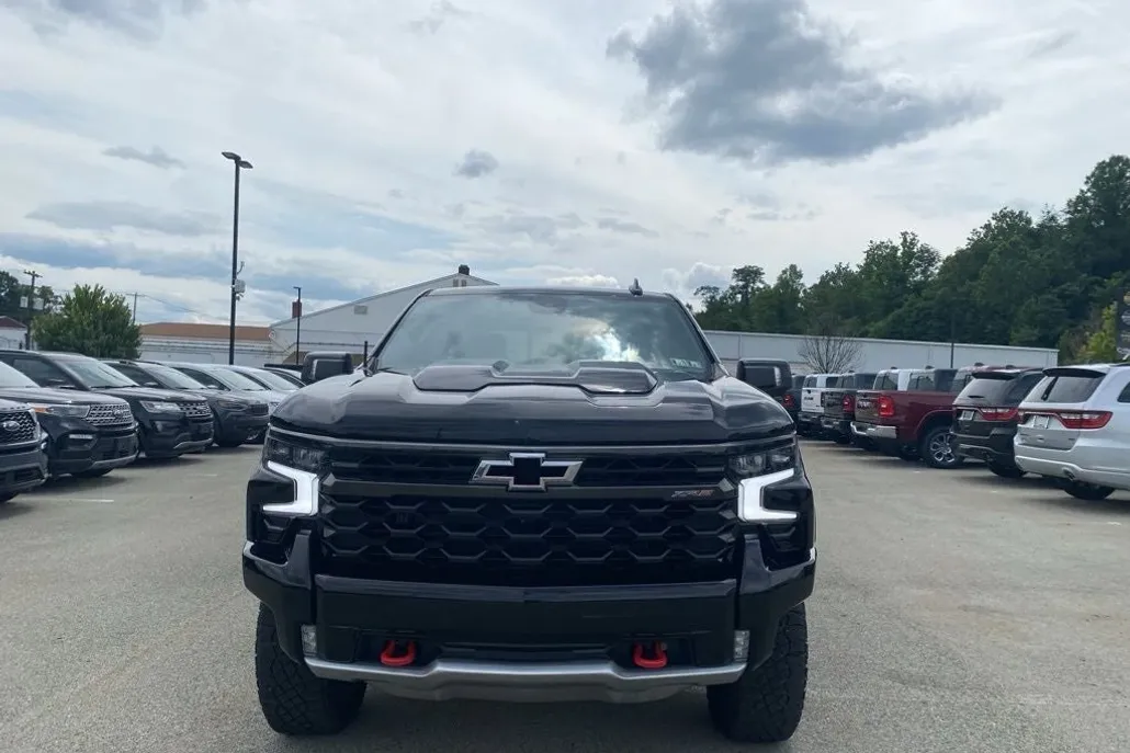 2024 Chevrolet Silverado 1500 ZR2 photo 1