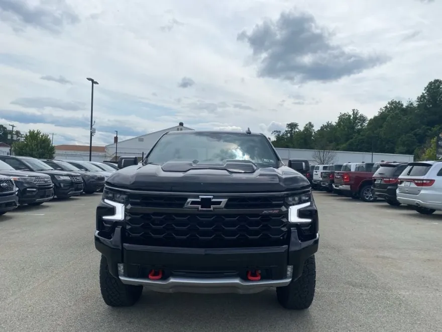 2024 Chevrolet Silverado 1500 ZR2 photo 1