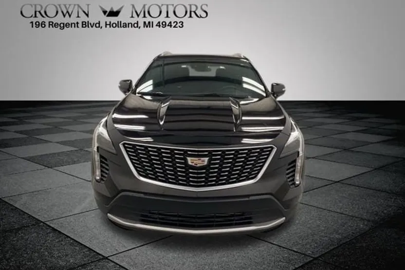 2023 Cadillac XT4 Premium Luxury photo 1