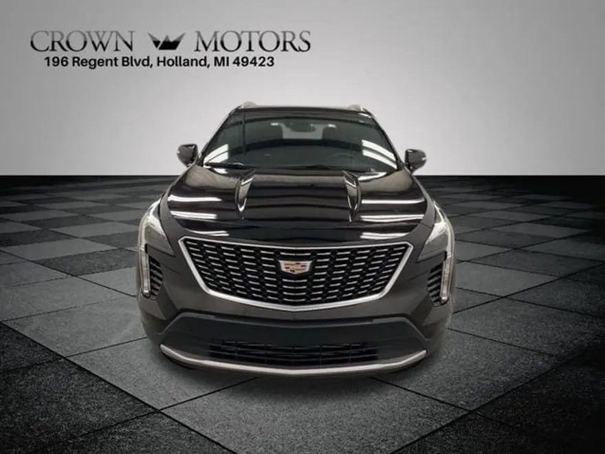 2023 Cadillac XT4 Premium Luxury photo 1