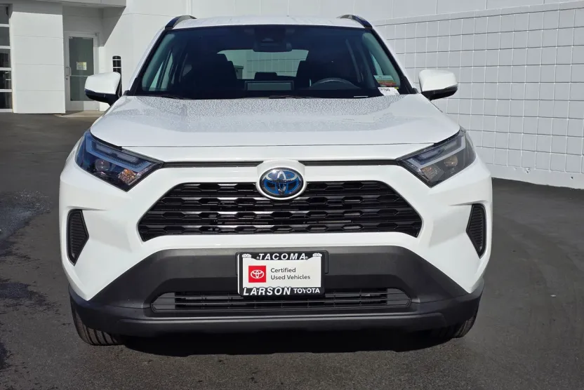 2024 Toyota RAV4 Hybrid LE photo 1