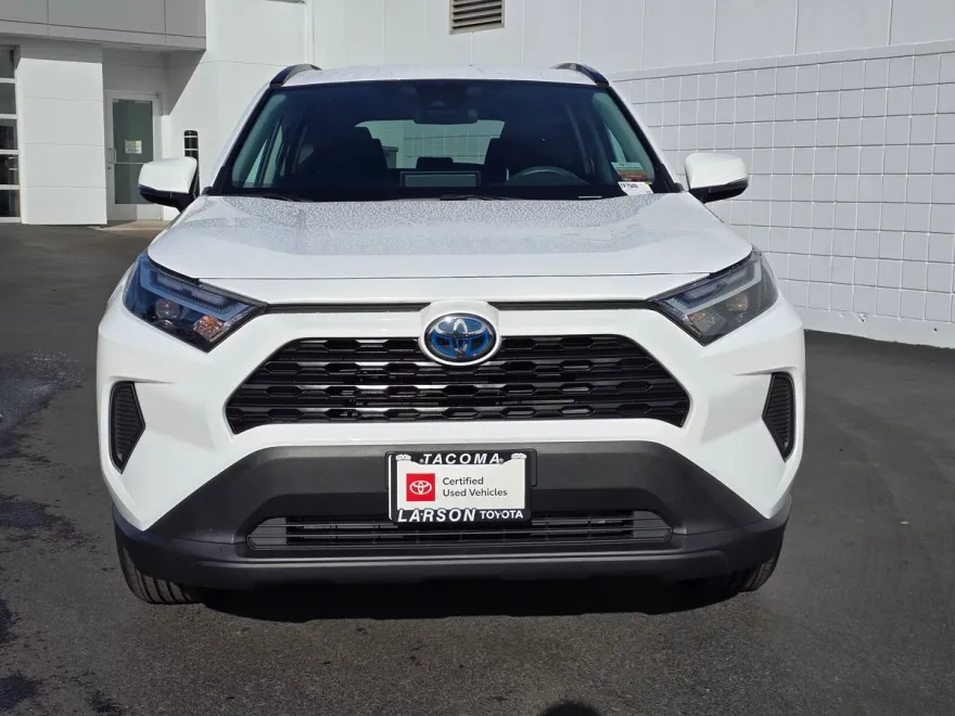 2024 Toyota RAV4 Hybrid LE photo 1