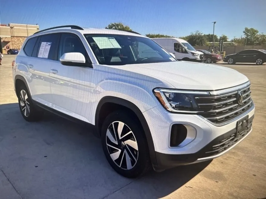2024 Volkswagen Atlas SE Technology photo 1