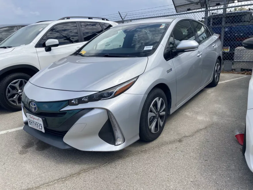 2019 Toyota Prius Prime Plus photo 1