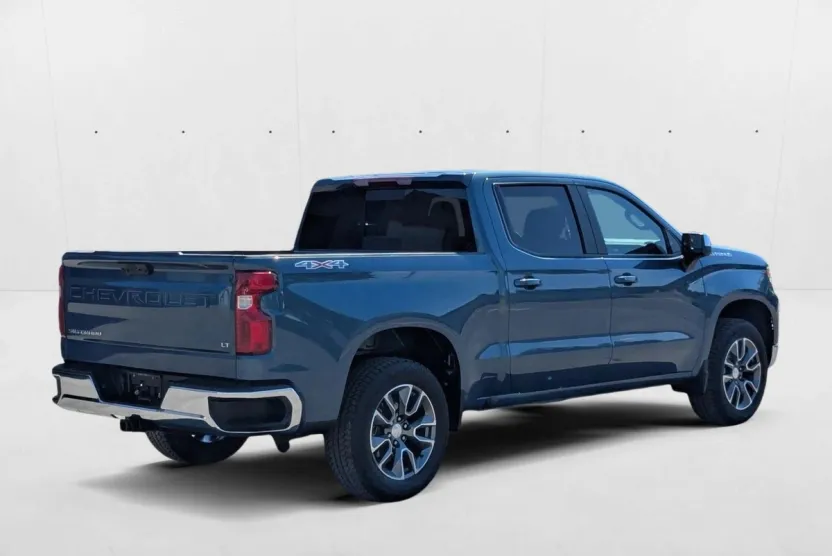 2024 Chevrolet Silverado 1500 LT photo 1