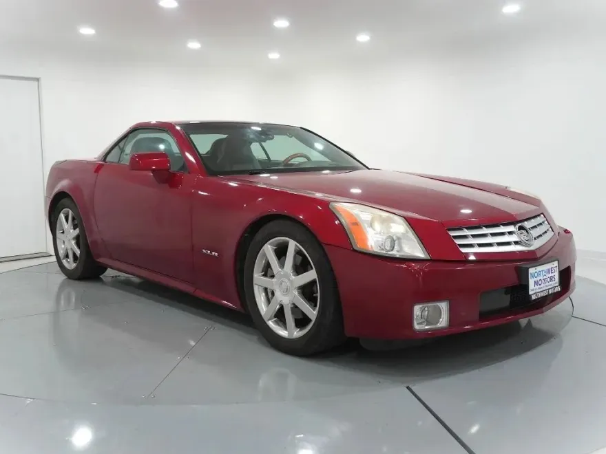 2004 Cadillac XLR photo 1