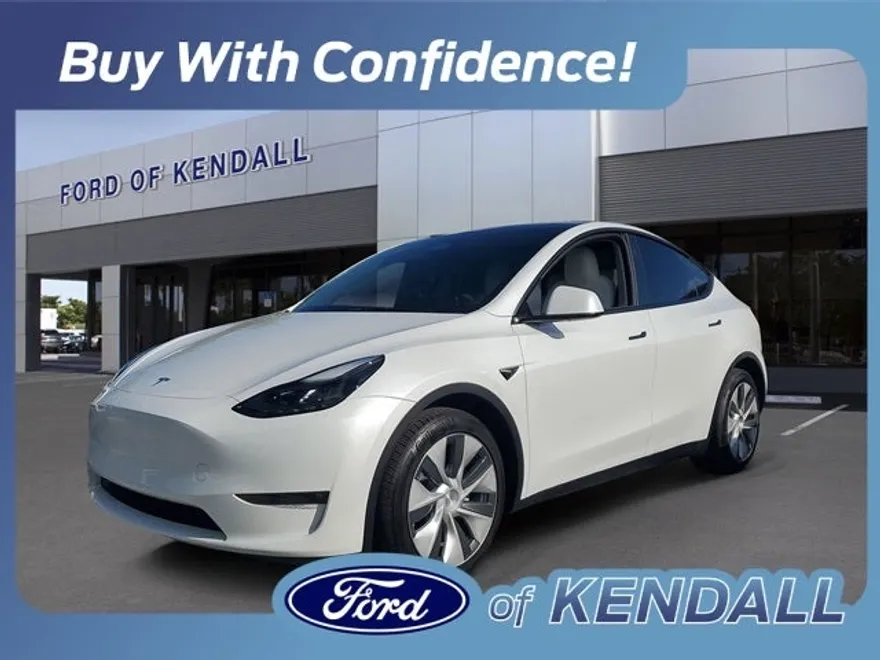 2024 Tesla Model Y Long Range photo 1