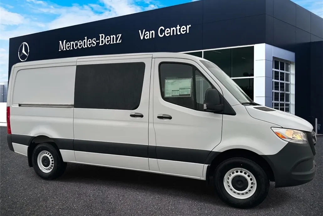 2026 Mercedes Benz Sprinter Crew Van photo 1