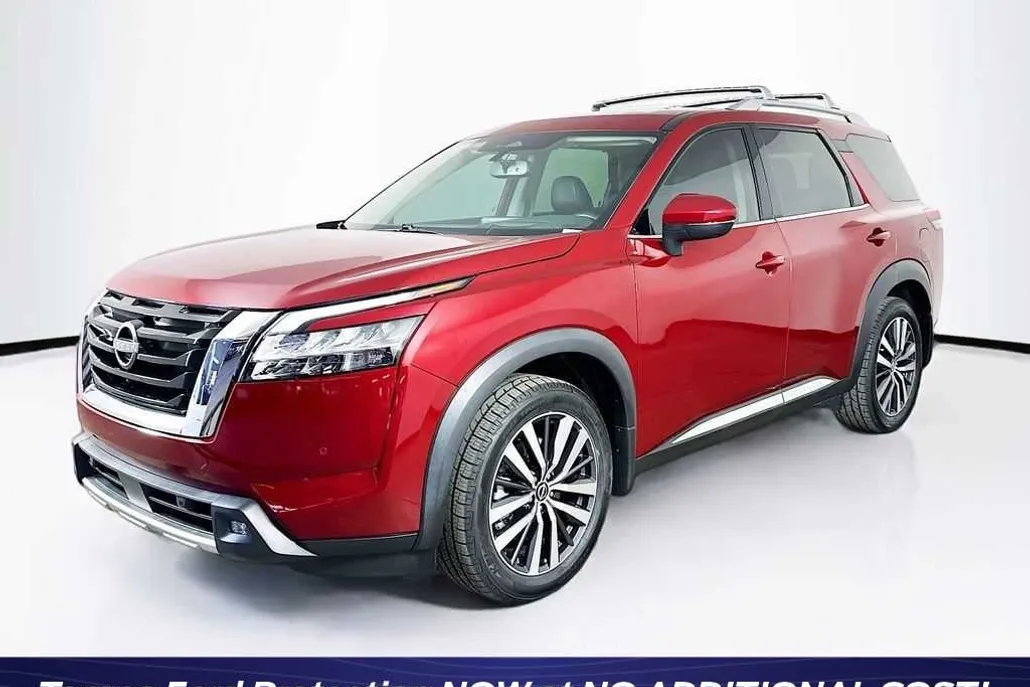 2022 Nissan Pathfinder Platinum photo 1