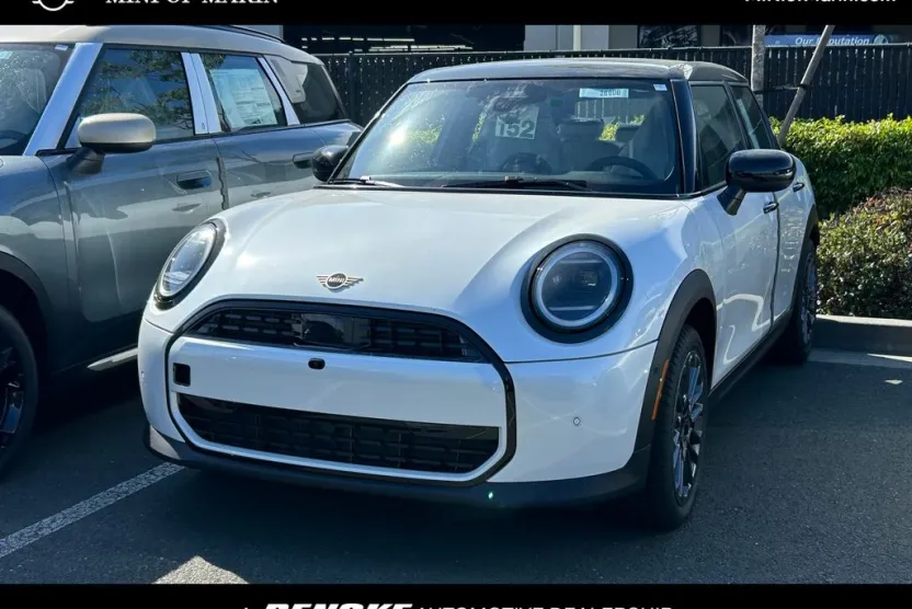 2026 Mini Cooper 4 Door Hardtop Iconic photo 1