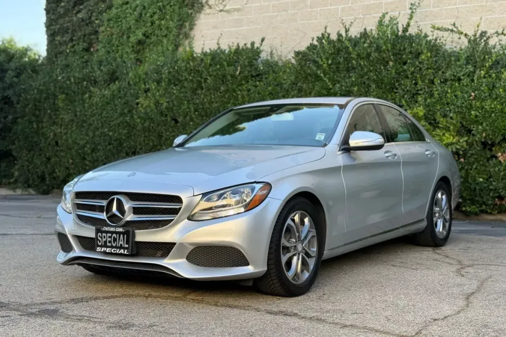 2015 Mercedes Benz C 300 photo 1
