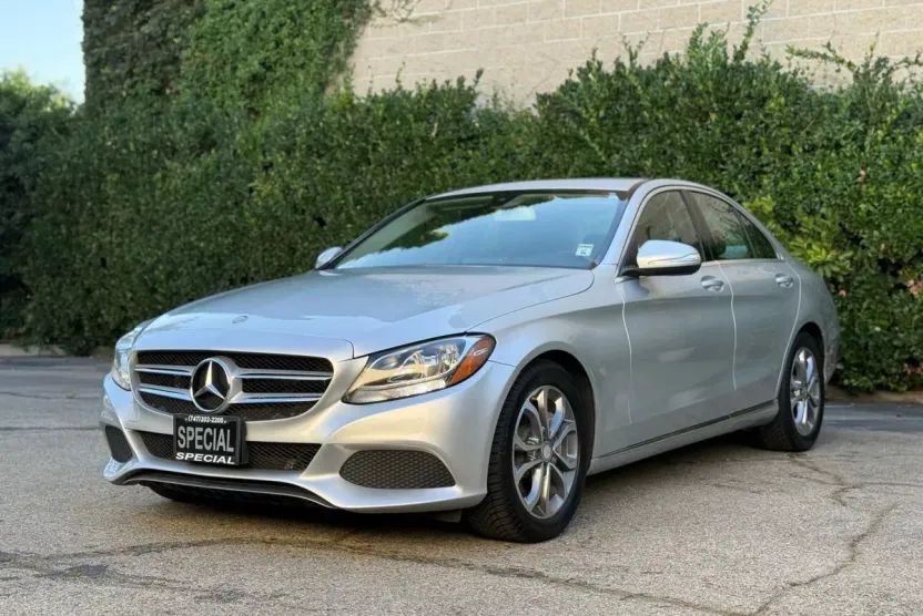 2015 Mercedes Benz C 300 photo 1