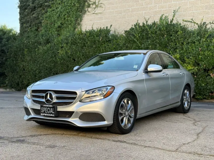 2015 Mercedes Benz C 300 photo 1