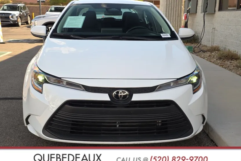 2024 Toyota Corolla LE photo 1