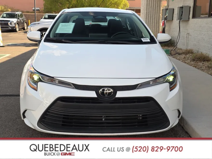 2024 Toyota Corolla LE photo 1