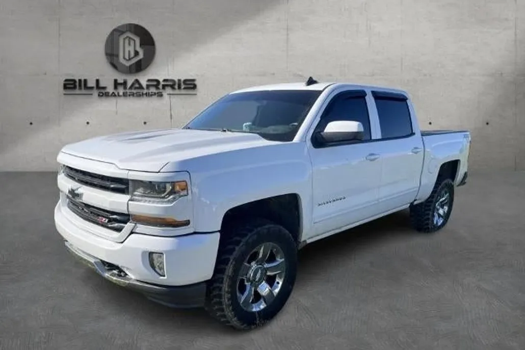 2018 Chevrolet Silverado LT photo 1
