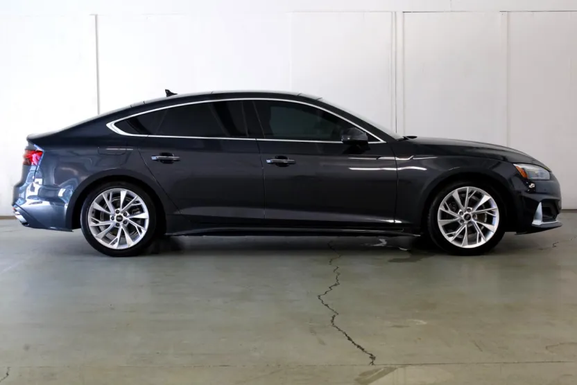 2022 Audi A5 Premium 40 TFSI Quattro photo 1