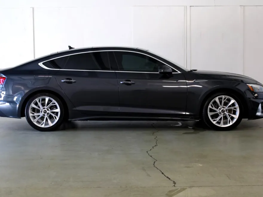 2022 Audi A5 Premium 40 TFSI Quattro photo 1