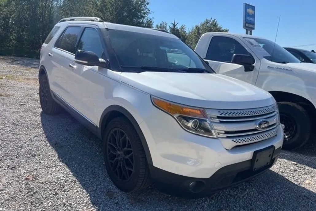 2014 Ford Explorer XLT photo 1