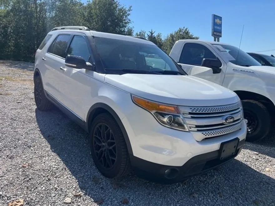 2014 Ford Explorer XLT photo 1
