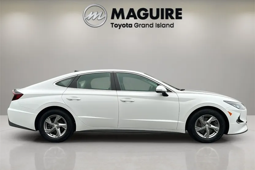 2023 Hyundai Sonata SE photo 1