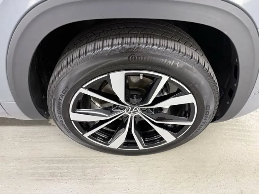 2025 Volkswagen Atlas SEL Premium R-Line photo 1