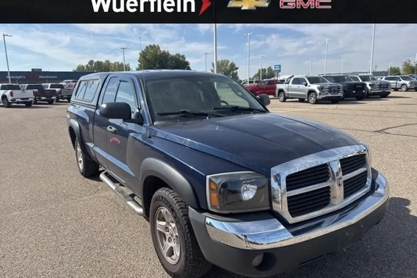 2005 Dodge Dakota SLT photo 1