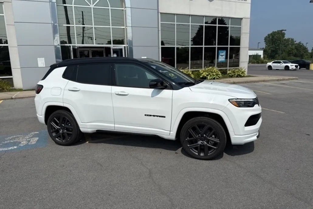 2025 Jeep Compass Limited photo 1