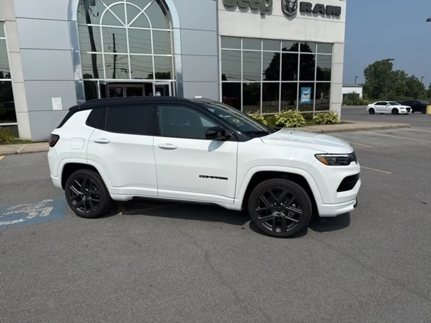 2025 Jeep Compass Limited photo 1
