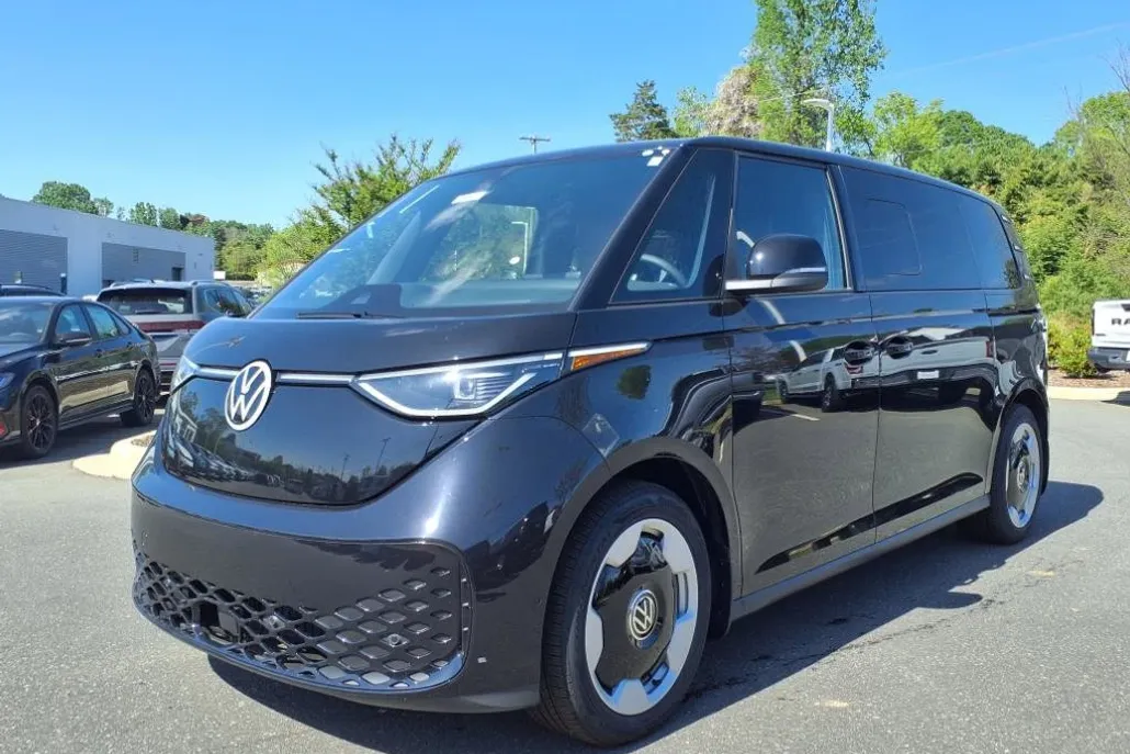 2025 Volkswagen ID. Buzz Pro S photo 1