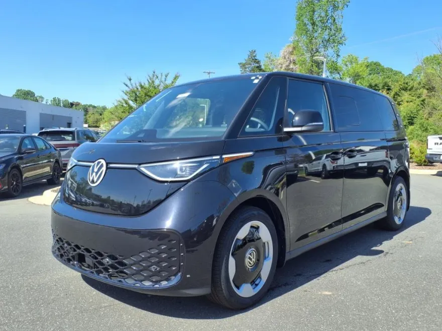 2025 Volkswagen ID. Buzz Pro S photo 1