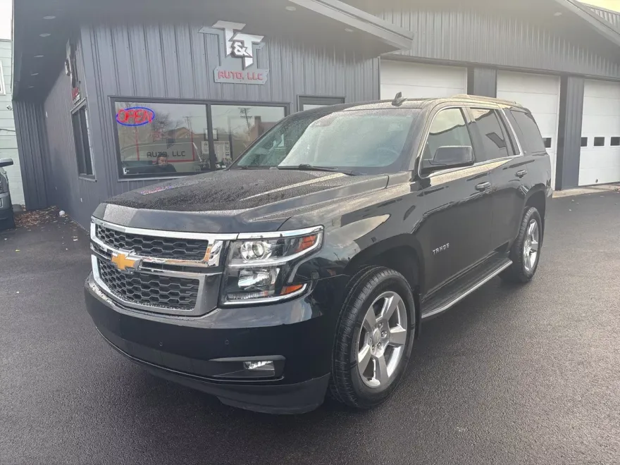 2017 Chevrolet Tahoe LT photo 1